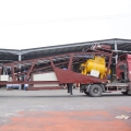 Foundation free mobile concrete batching plant